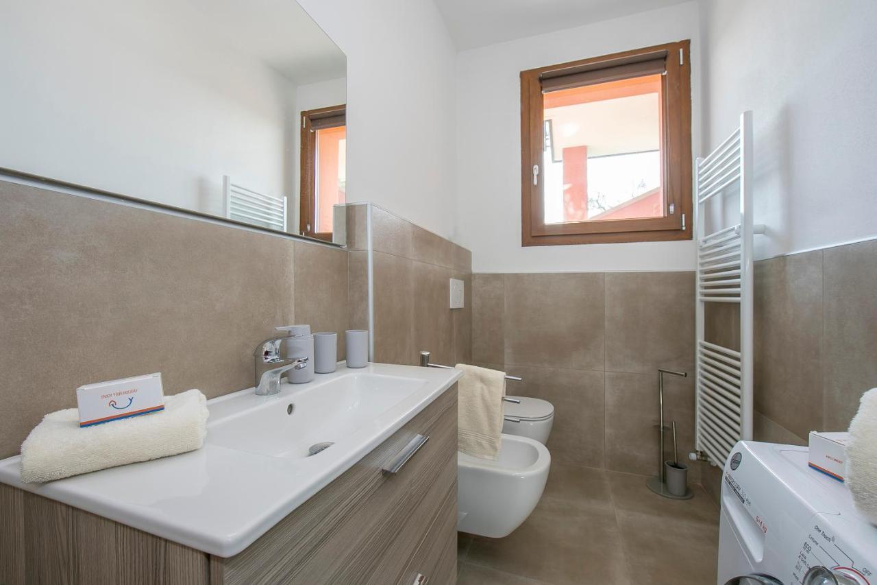 Villa Teresa Apt Lake Garda View - Happy Rentals سويانو ديل لاغو المظهر الخارجي الصورة